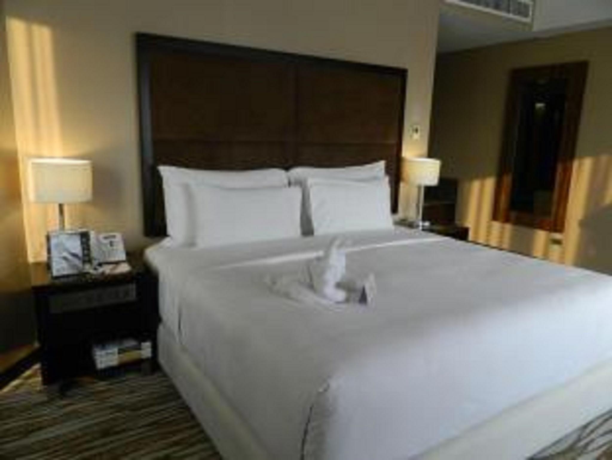 מונטינלופה Acacia Hotel Manila מראה חיצוני תמונה