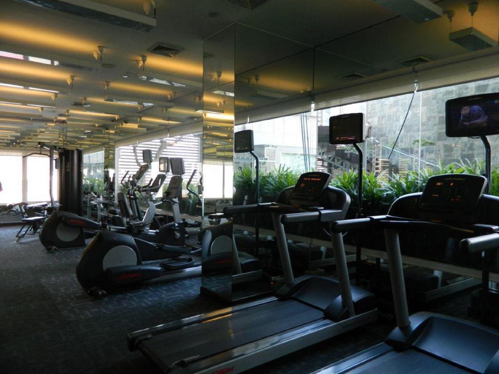 מונטינלופה Acacia Hotel Manila מראה חיצוני תמונה