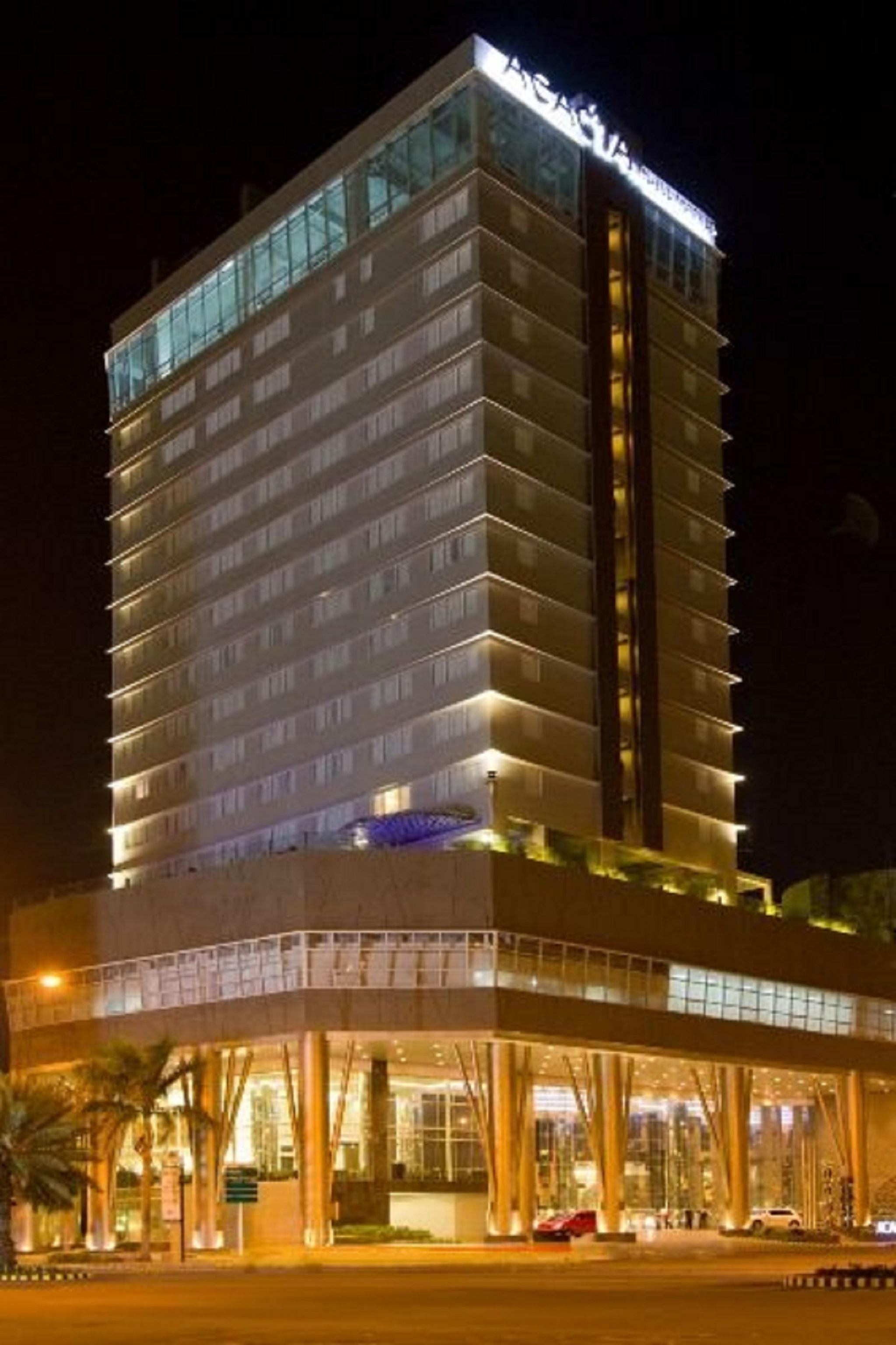 מונטינלופה Acacia Hotel Manila מראה חיצוני תמונה