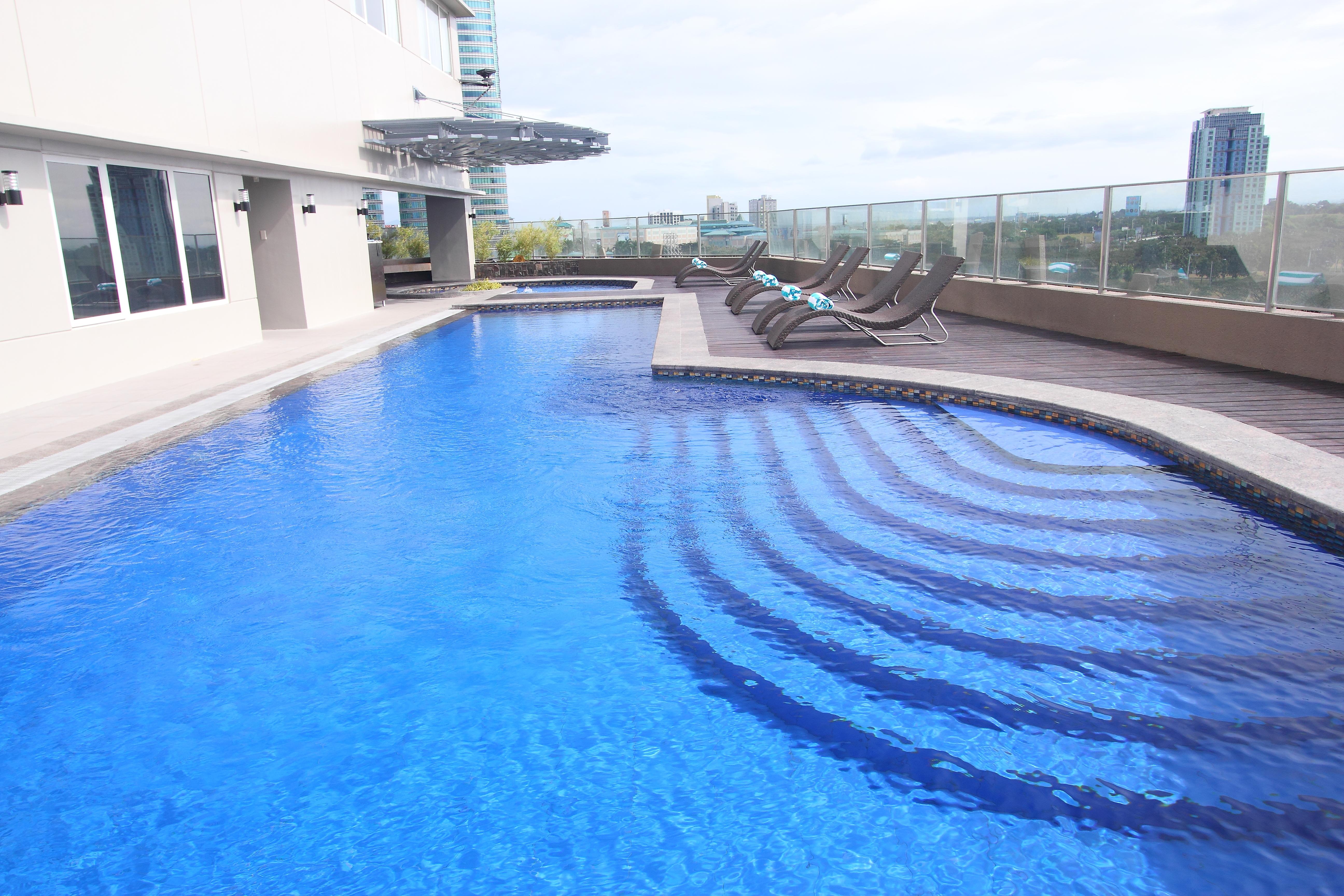 מונטינלופה Acacia Hotel Manila מראה חיצוני תמונה
