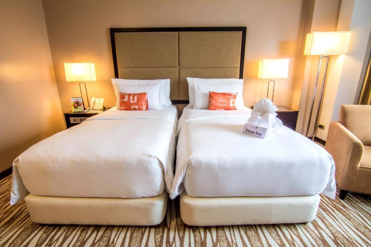 מונטינלופה Acacia Hotel Manila מראה חיצוני תמונה