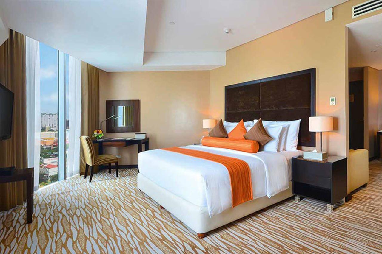 מונטינלופה Acacia Hotel Manila מראה חיצוני תמונה