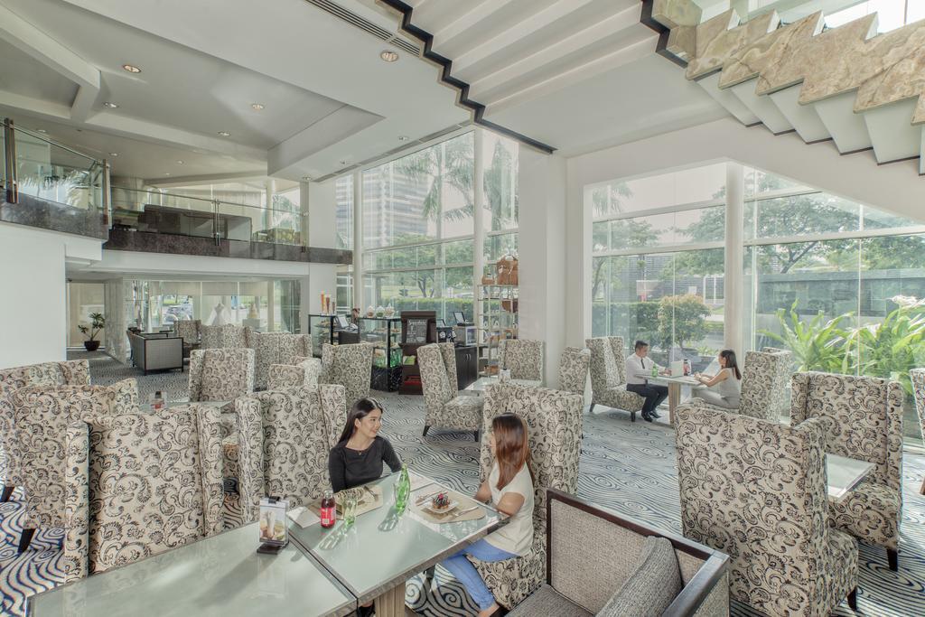 מונטינלופה Acacia Hotel Manila מראה חיצוני תמונה