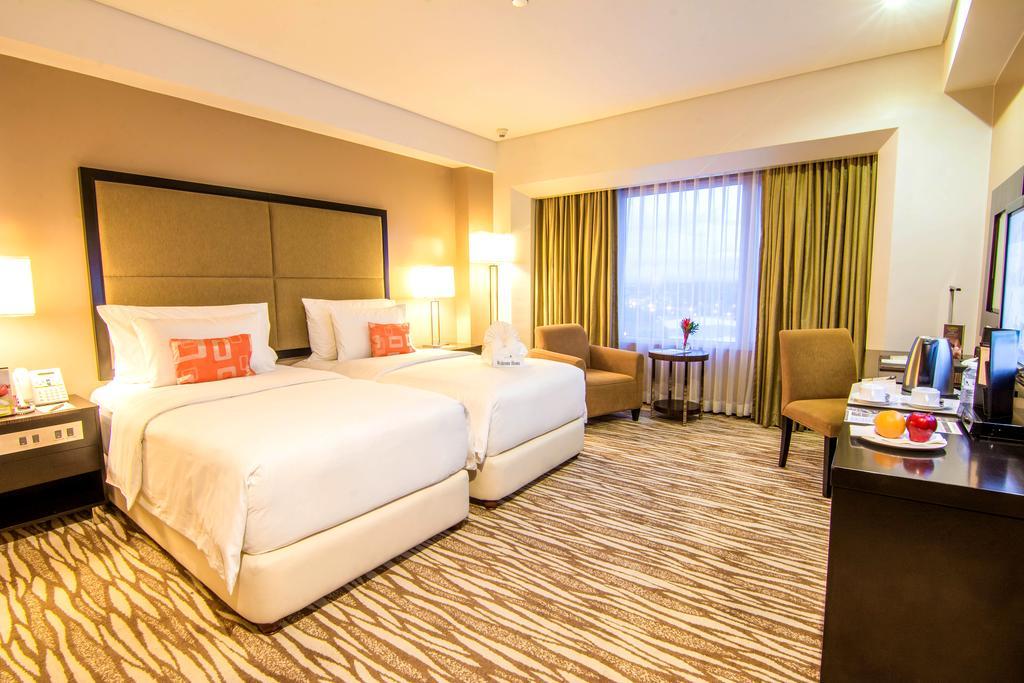מונטינלופה Acacia Hotel Manila מראה חיצוני תמונה