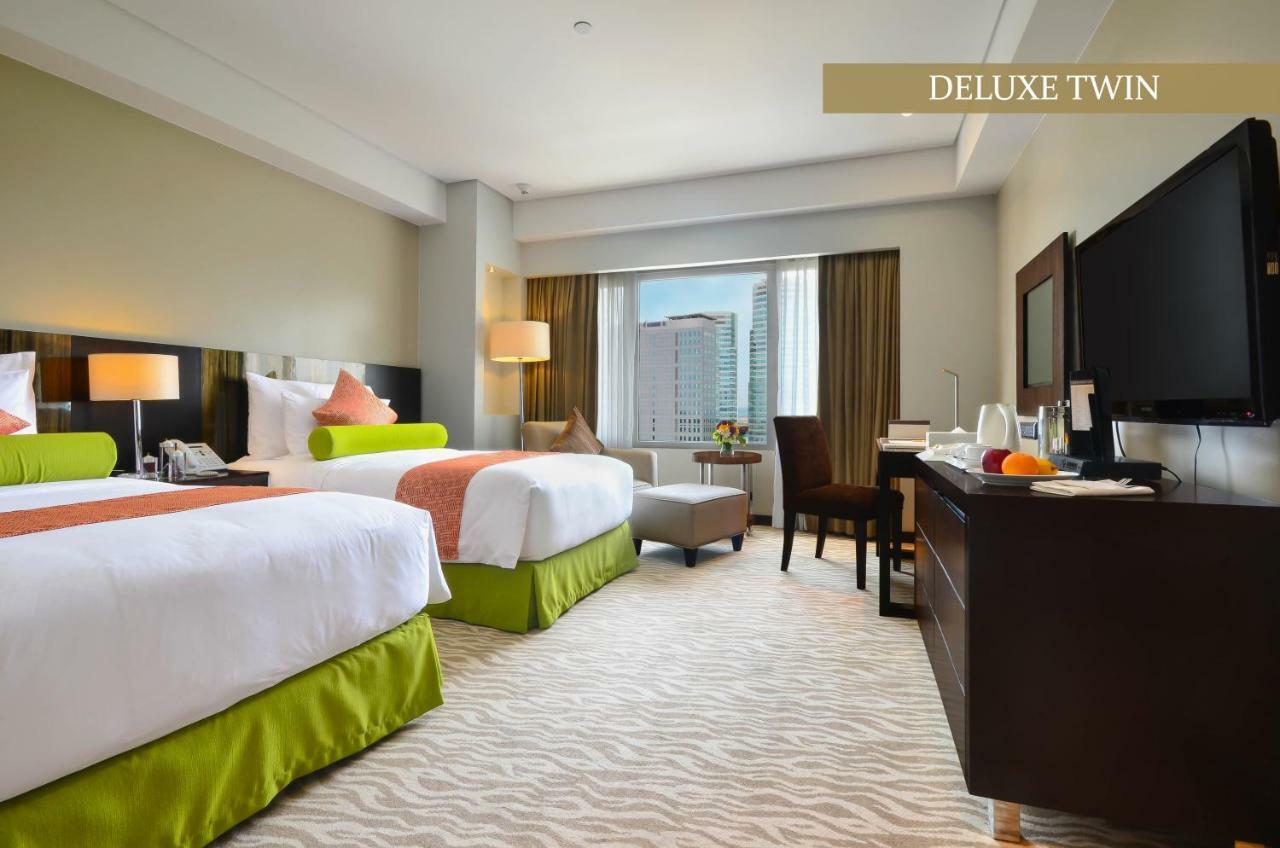 מונטינלופה Acacia Hotel Manila מראה חיצוני תמונה